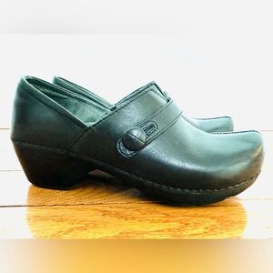 Dansko Black Leather Clogs Womens 8 Solstice Shoes Slip On Euro 38 GREAT UC!